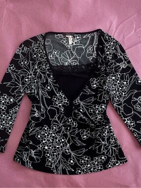 90s Black & White Floral Long Sleeve Top